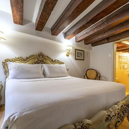Gondola Luxury - Campo Santi Filippo E Giacomo By Wonderful Italy 베니스 외부 사진