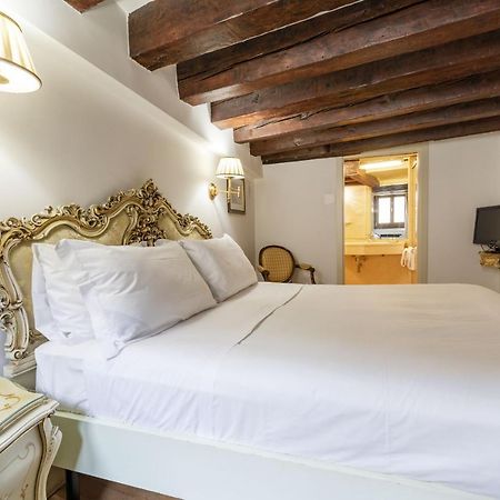 Gondola Luxury - Campo Santi Filippo E Giacomo By Wonderful Italy 베니스 외부 사진