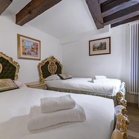 Gondola Luxury - Campo Santi Filippo E Giacomo By Wonderful Italy 베니스 외부 사진