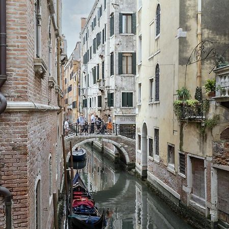 Gondola Luxury - Campo Santi Filippo E Giacomo By Wonderful Italy 베니스 외부 사진