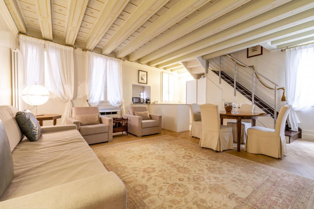 Gondola Luxury - Campo Santi Filippo E Giacomo By Wonderful Italy 베니스 외부 사진