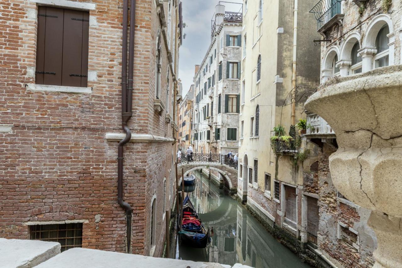 Gondola Luxury - Campo Santi Filippo E Giacomo By Wonderful Italy 베니스 외부 사진