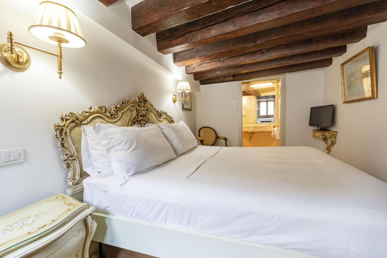 Gondola Luxury - Campo Santi Filippo E Giacomo By Wonderful Italy 베니스 외부 사진