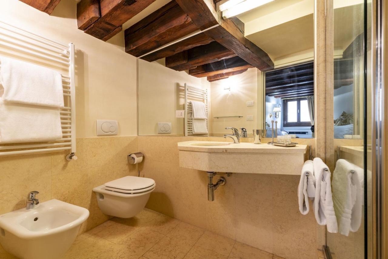 Gondola Luxury - Campo Santi Filippo E Giacomo By Wonderful Italy 베니스 외부 사진