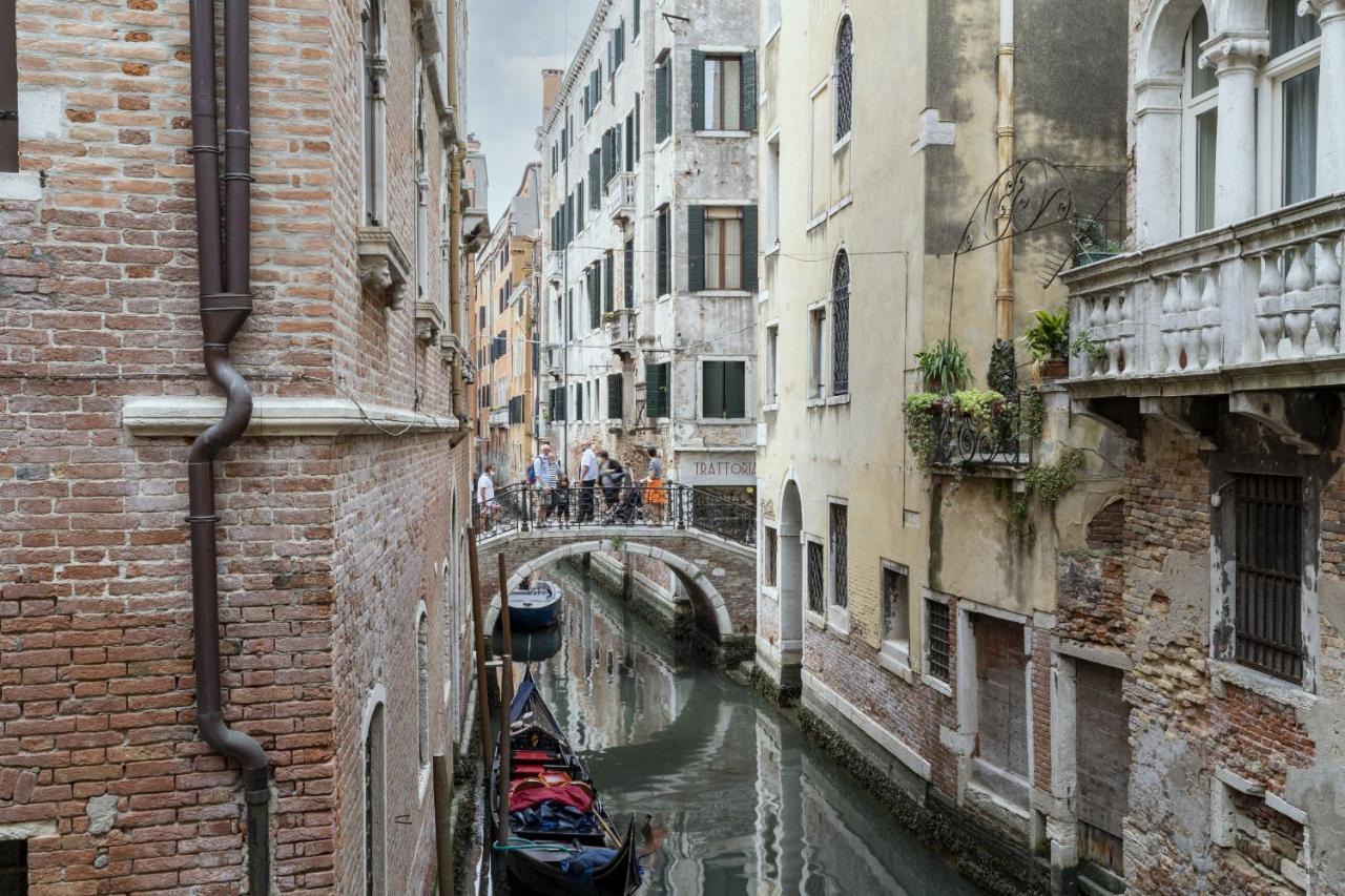 Gondola Luxury - Campo Santi Filippo E Giacomo By Wonderful Italy 베니스 외부 사진
