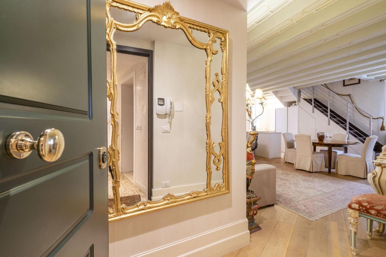 Gondola Luxury - Campo Santi Filippo E Giacomo By Wonderful Italy 베니스 외부 사진