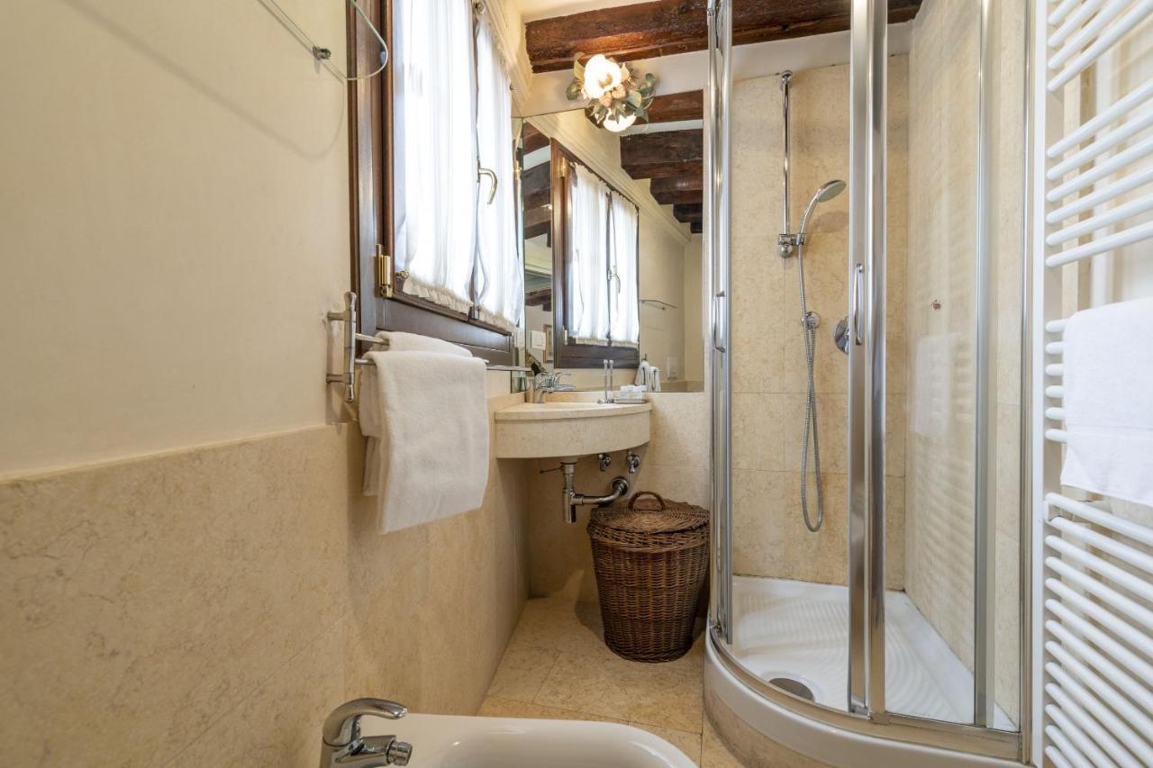 Gondola Luxury - Campo Santi Filippo E Giacomo By Wonderful Italy 베니스 외부 사진