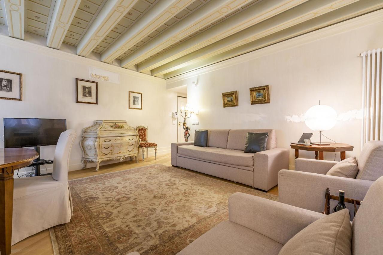 Gondola Luxury - Campo Santi Filippo E Giacomo By Wonderful Italy 베니스 외부 사진