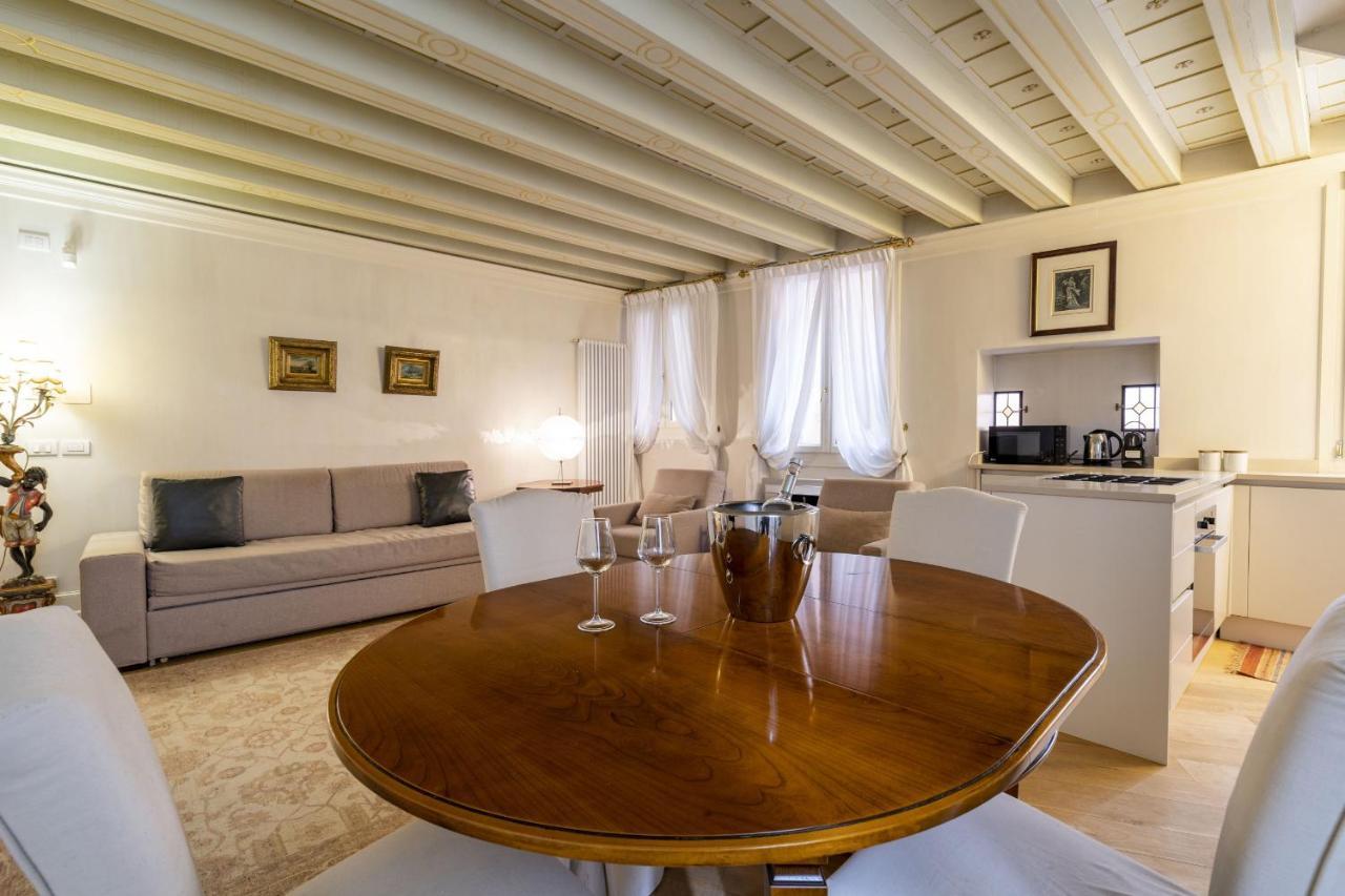 Gondola Luxury - Campo Santi Filippo E Giacomo By Wonderful Italy 베니스 외부 사진