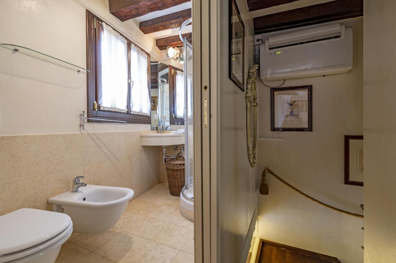 Gondola Luxury - Campo Santi Filippo E Giacomo By Wonderful Italy 베니스 외부 사진